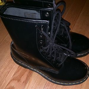 Dr Marten 1460 Patent Leather Boots